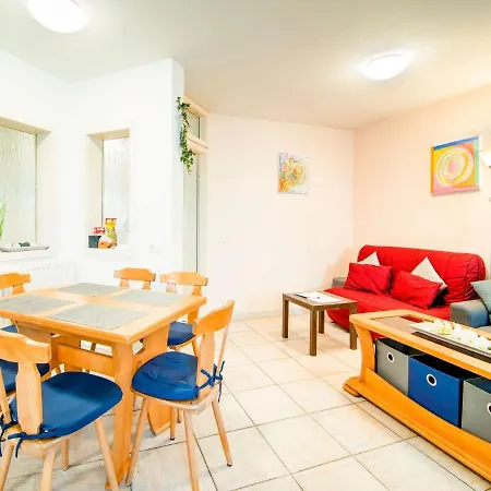 Holiday home Comfy Holiday In With Garden