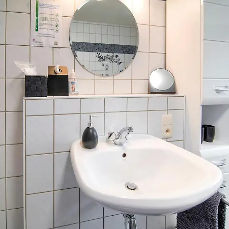 Comfy Holiday In With Garden Holiday home